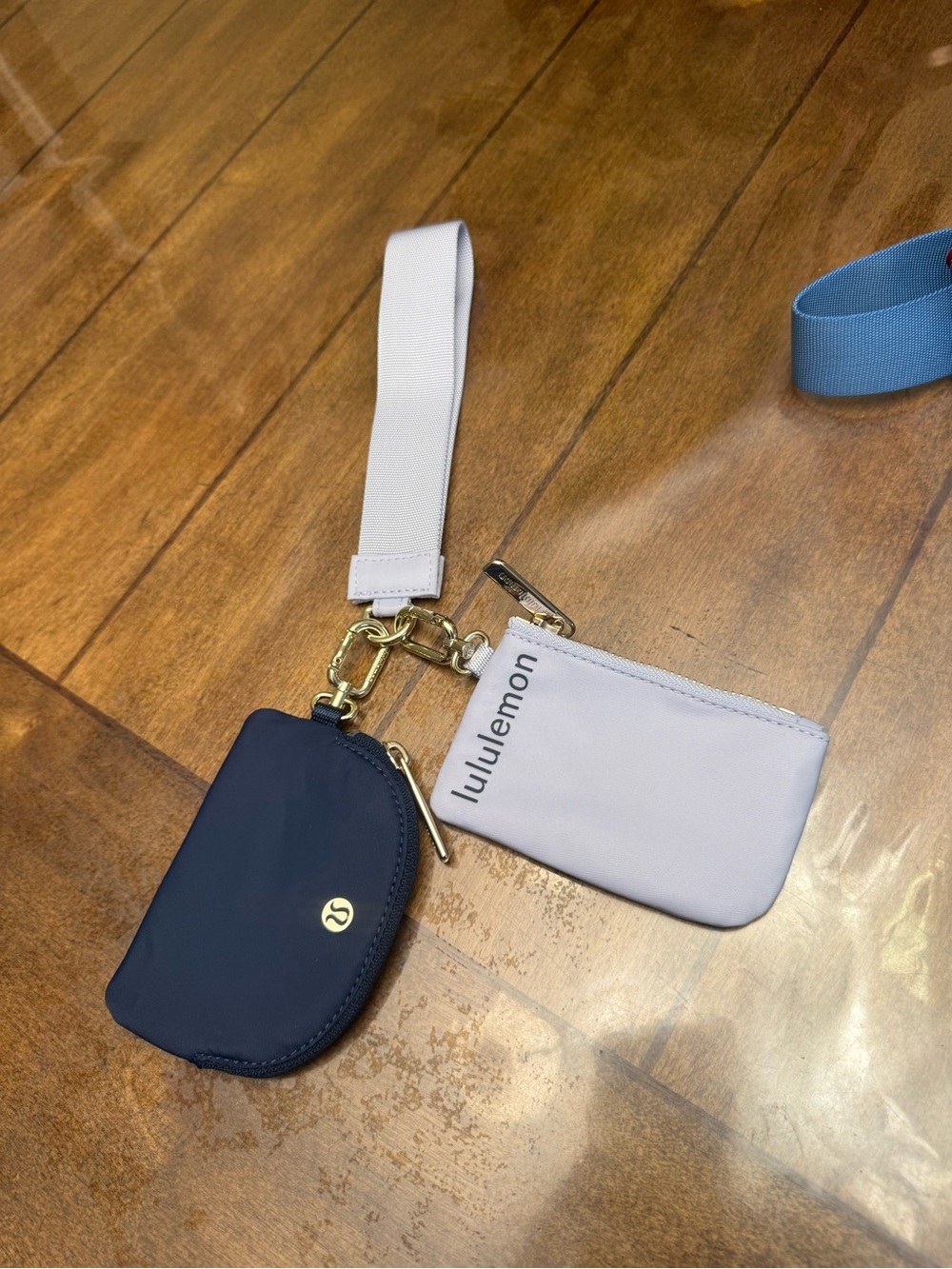 NWOT lululemon athletica navy and light gray key & card holder wristlet
